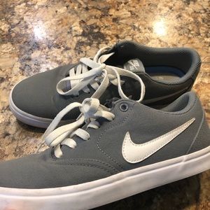 Nike canvas sneaker